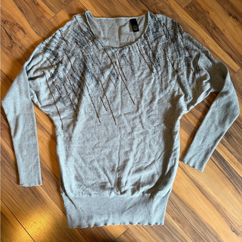✨ Gray Metallic Boutique Sweater – Buckle Style – Size L